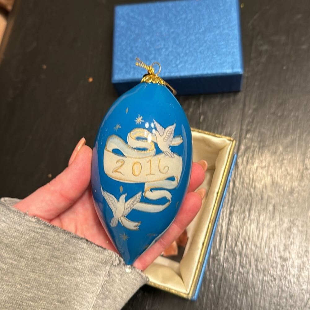 Li bien angel ornament - Picture 3 of 5
